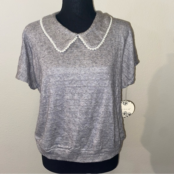 Misia NWT Chic Heather Gray Blouse with White Pearl Beaded Trim - Picture 1 of 7